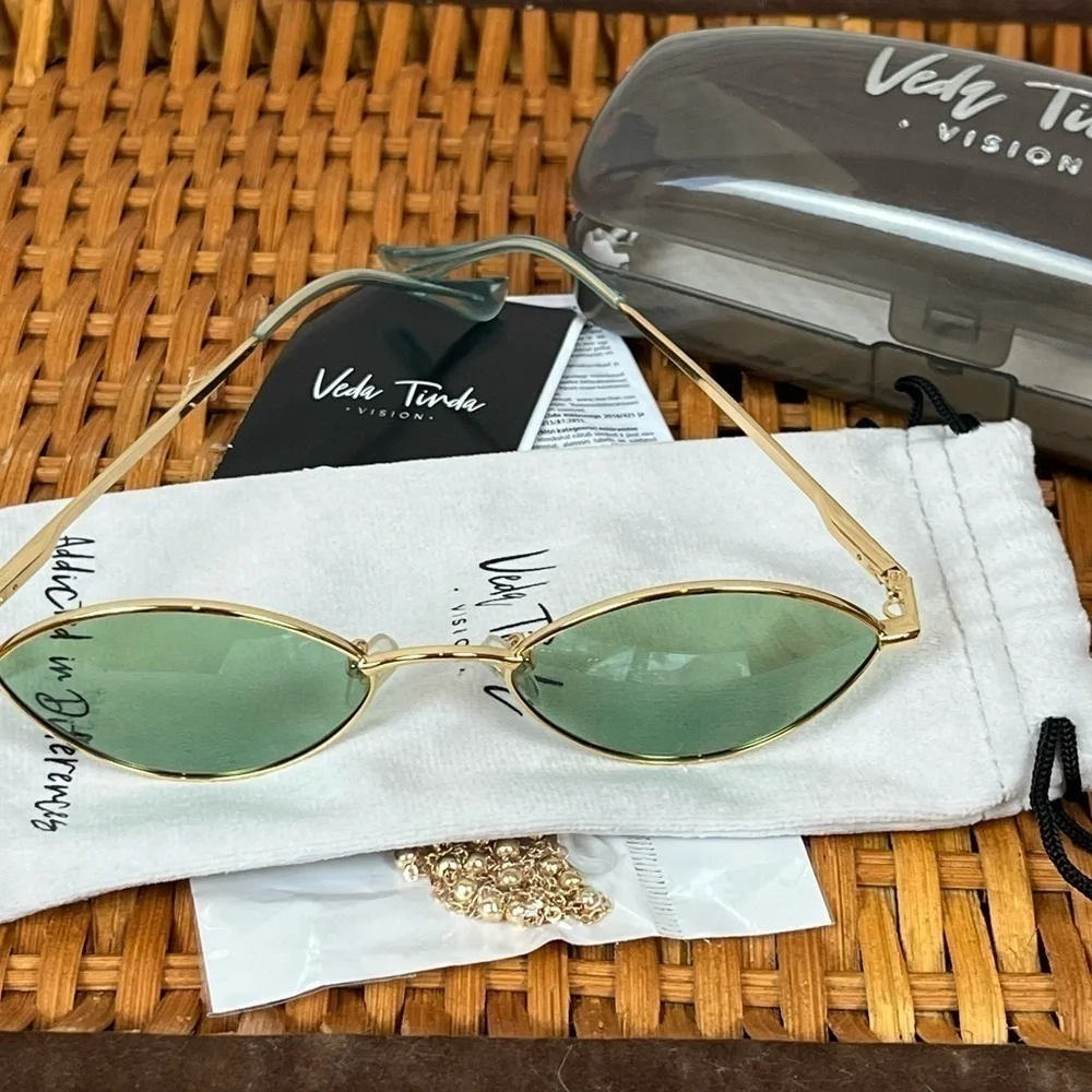 NWB VEDA TINDA Sunglasses, Case and Croakies Green Tint Gold Frames